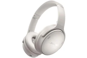 The Bose QuietComfort Noise Cancelling Headphones Are Cheaper on Cyber Monday Than Black Friday