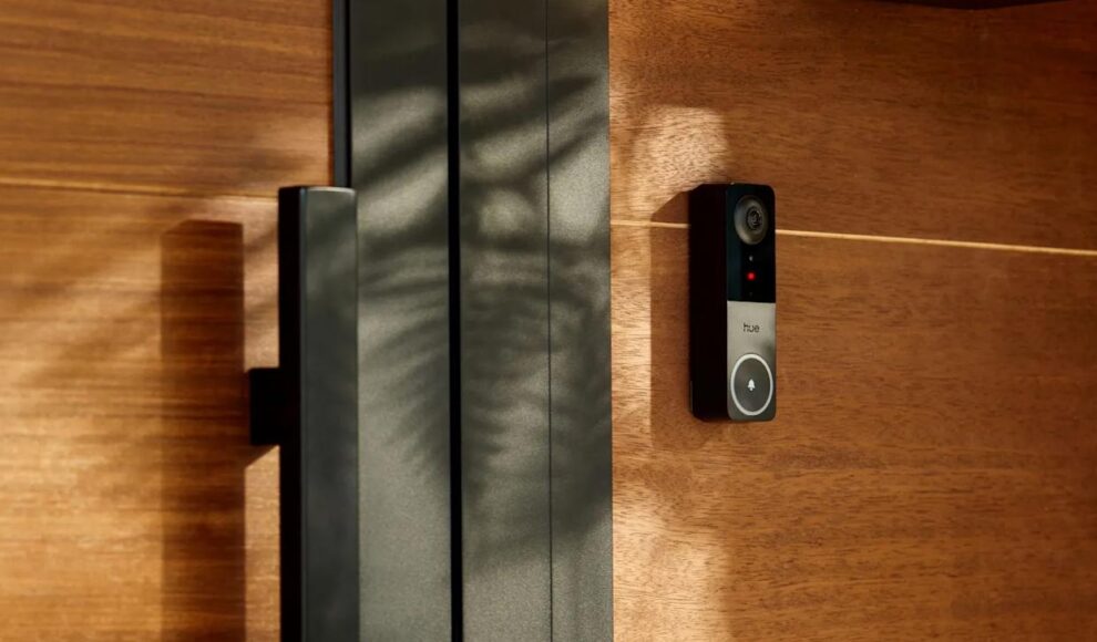 Hue's Secure Video Doorbell Turns On Lights When Someone Comes to the Door 1 Hue's Secure Video Doorbell Turns On Lights When Someone Comes to the Door